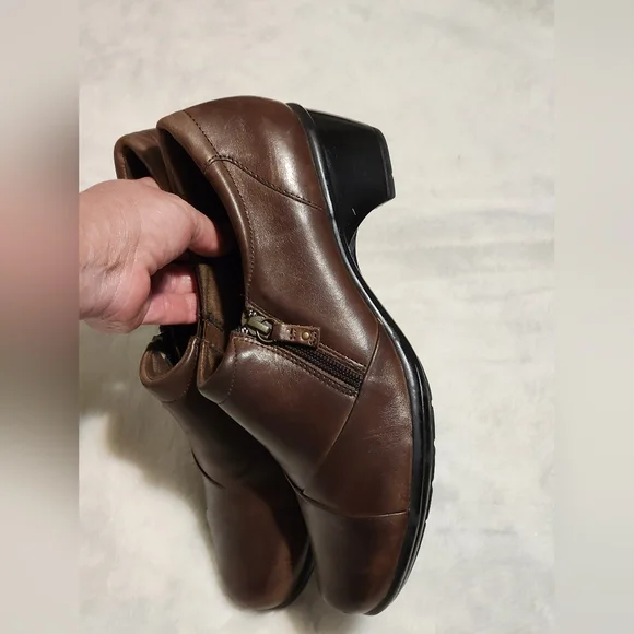 Clarks shoes for women size 10 - Picture 3 of 6